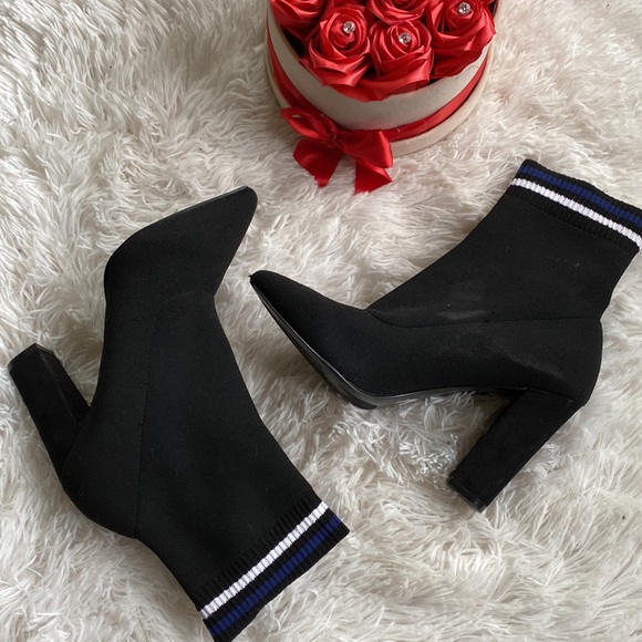 Women’s sz 9 pointed toe stacked heels black sock business casual ankle booties - Picture 2 of 9